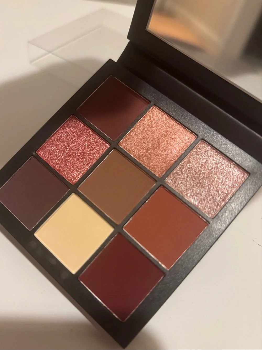 HUDA BEAUTY Mauve Obsessions Eyeshadow Palette - mauve, rose, plum, champagne